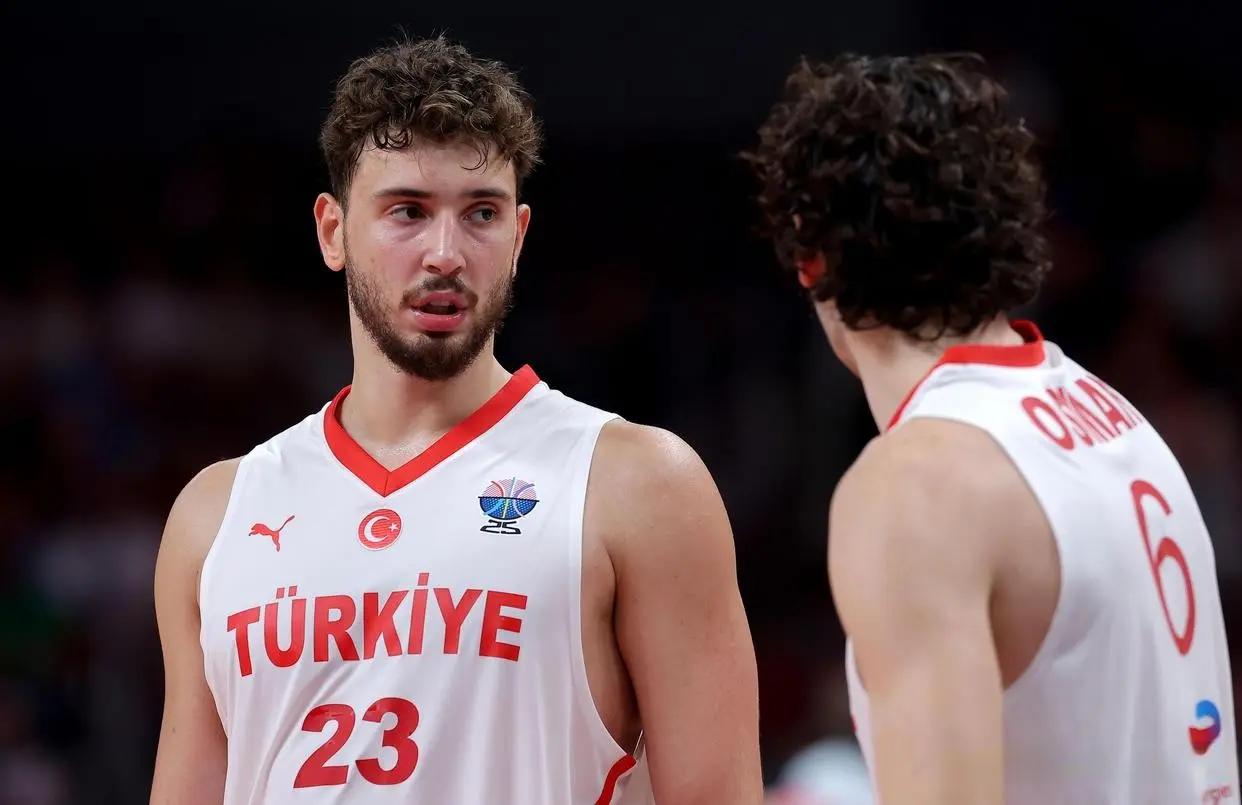 边的是亚当, 离开火箭队, 他们也得到 边的是亚当, 离开火箭队, 他们也得到