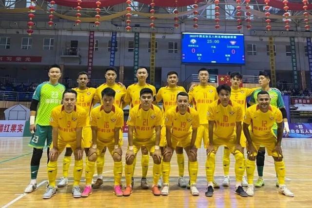 不含中国足, 士学位, 能踢湘超